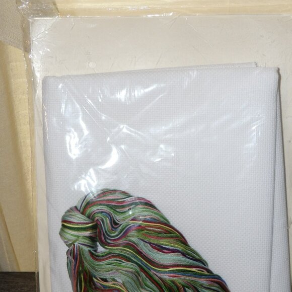 SOMETHING SPECIAL Counted Cross Stitch Kit SPRING FLOWERS PLACE MATS Set of 4 - Picture 3 of 3